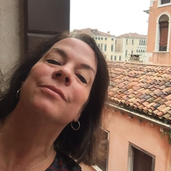 Meet your Posher, Jessica - Picture 1 of 1